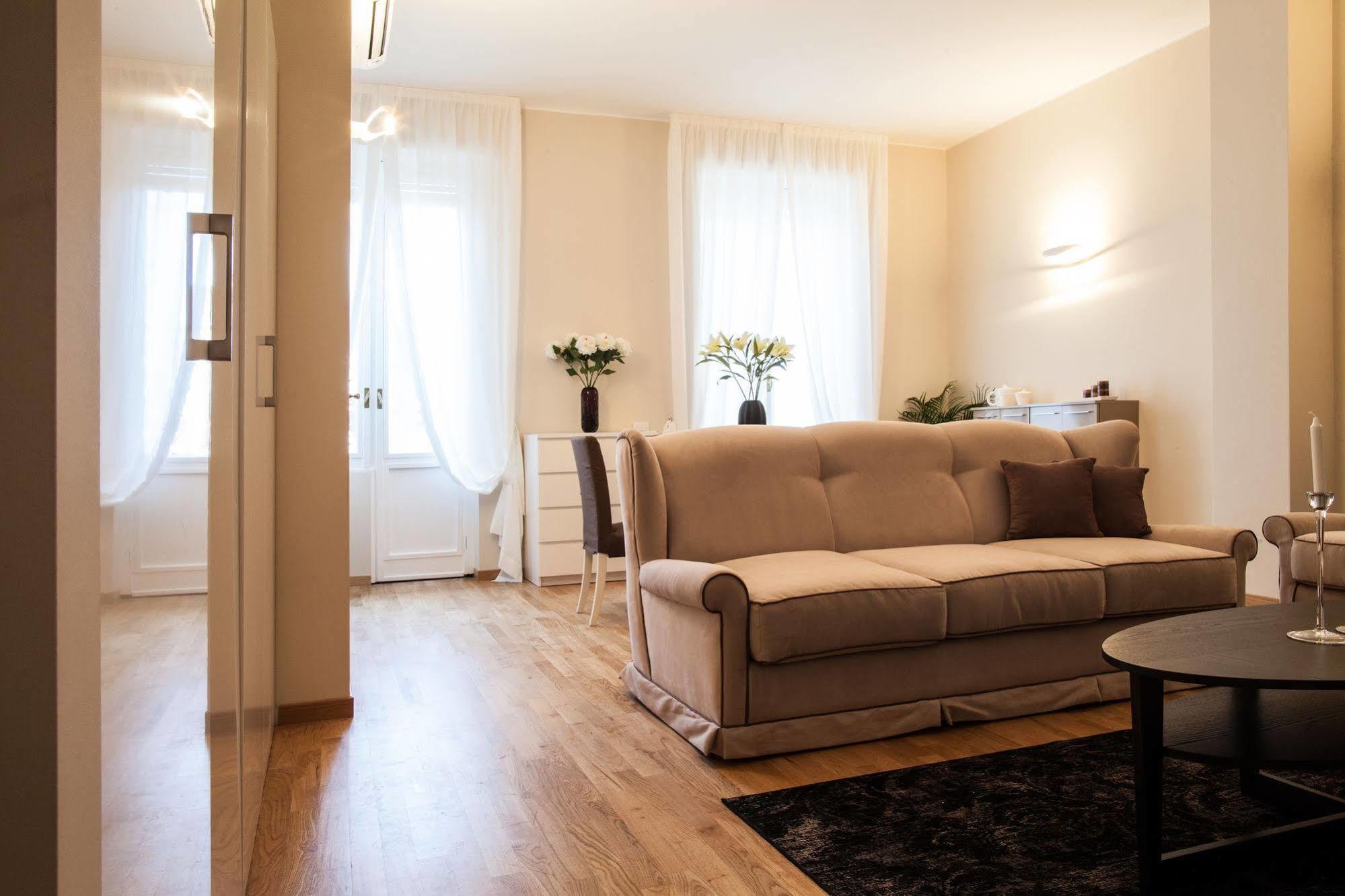 Milan Royal Suites מראה חיצוני תמונה