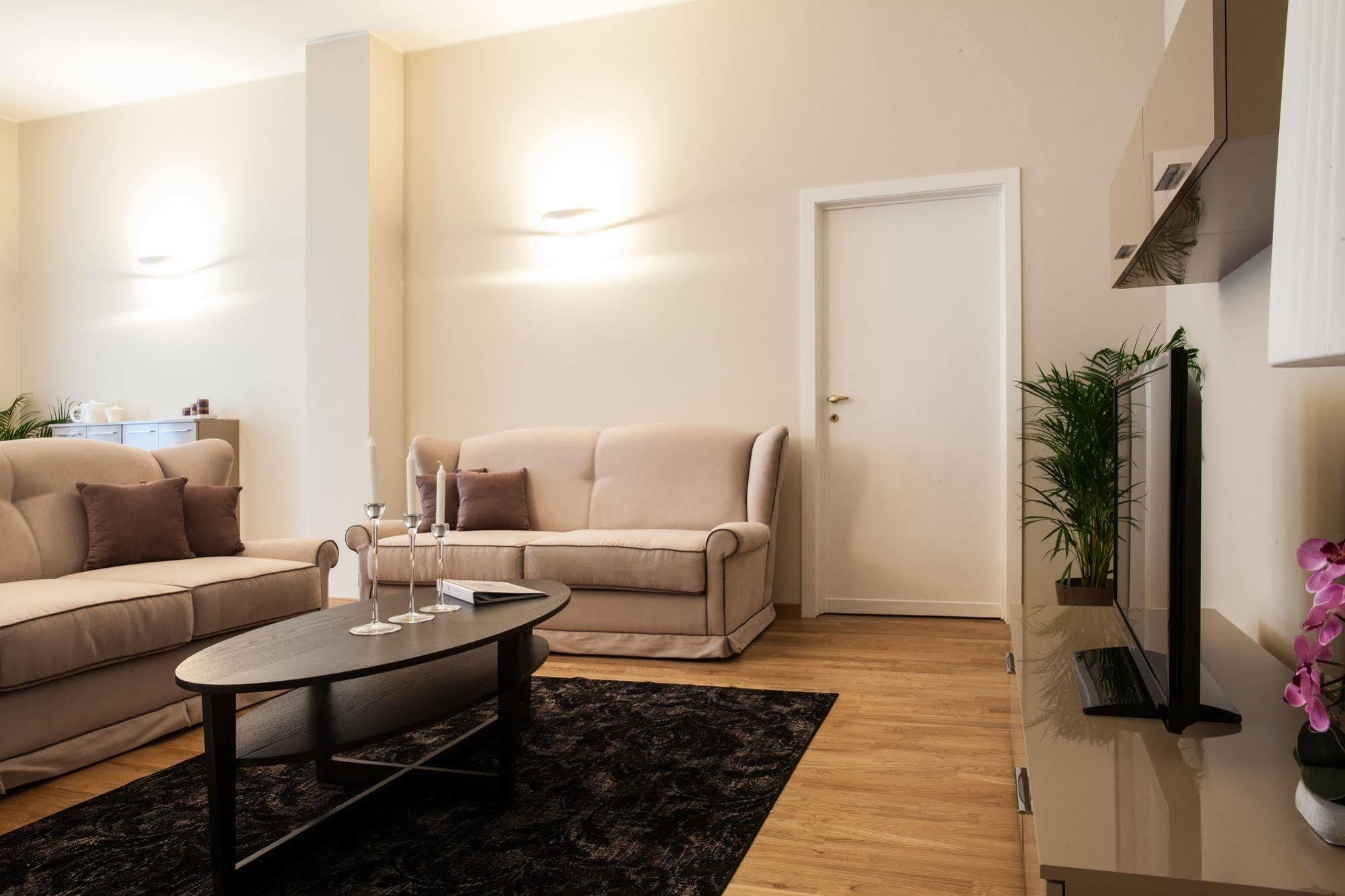 Milan Royal Suites מראה חיצוני תמונה